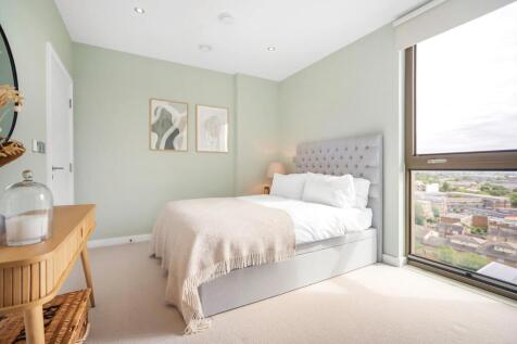 Bedroom 1.JPG