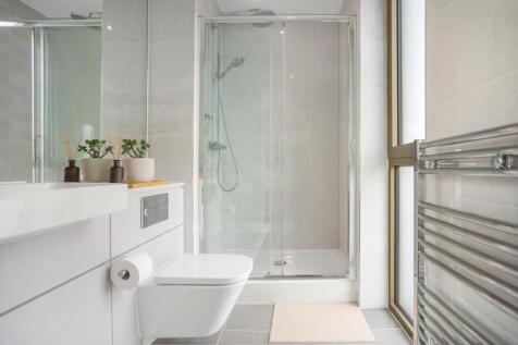Ensuite.JPG