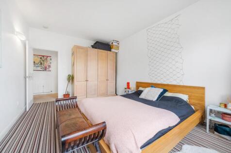 Bedroom (2).JPG