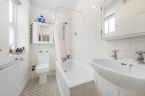 Bathroom.JPG