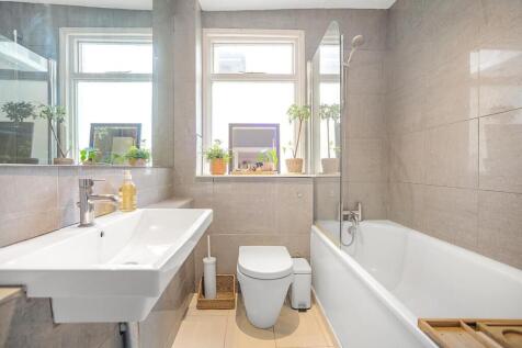 Bathroom.JPG