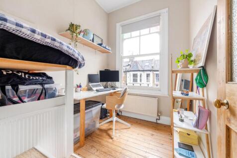 Bedroom 2.JPG