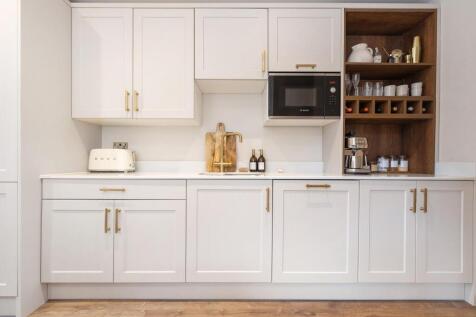 Kitchen (4).JPG