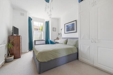 Bedroom 1.JPG