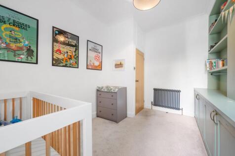 Bedroom 2 (2).JPG
