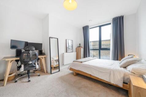 Bedroom 2 (2).JPG