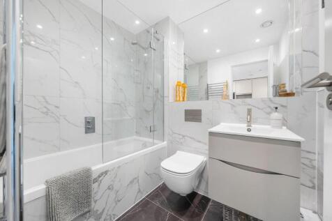 Bathroom.JPG