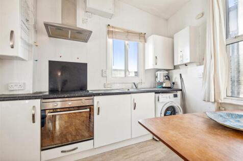 Flat 4-27 Balham Hill, Balham, SW12-5.jpg