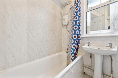 Flat 4-27 Balham Hill, Balham, SW12-1.jpg