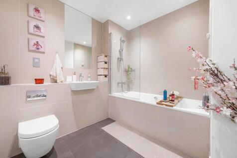 Bathroom.JPG
