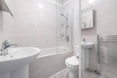 Bathroom.JPG