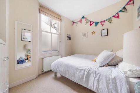 Bedroom 2.JPG