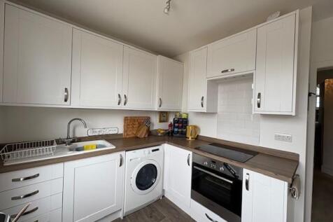 Kitchen a.jpg