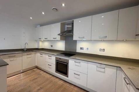 Kitchen 2.jpg