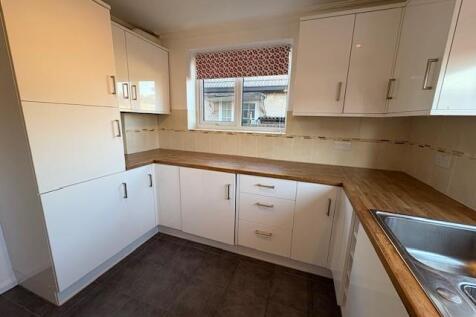 Kitchen 2 new.jpg