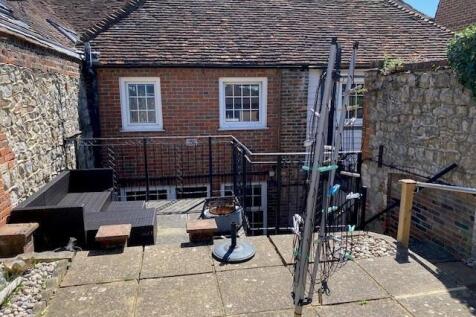 Courtyard 2.jpg