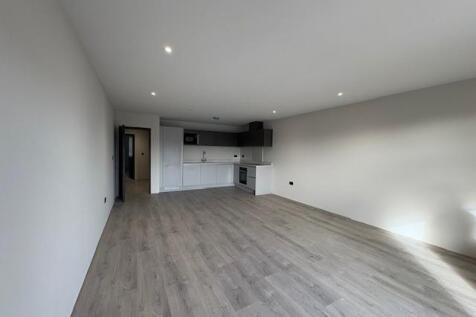 Kitchen/dining/living area