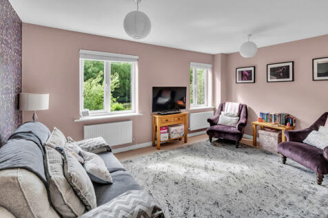 Bedroom 1/Living ...