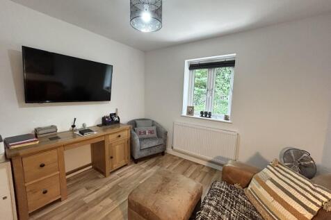 Bedroom 3/Office
