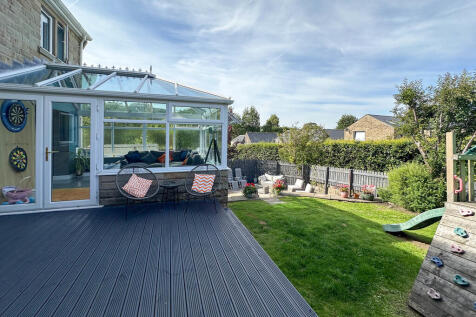 Rear - decking (2...