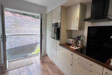 Kitchen/Juliet Ba...