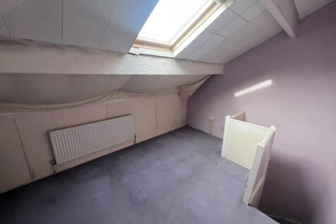 Top Floor/Bedroom...