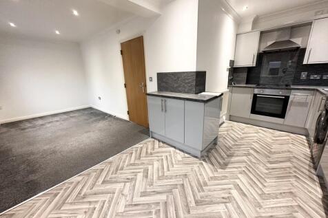 Kitchen/Living Ro...