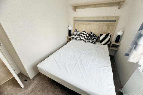 Master bedroom 2