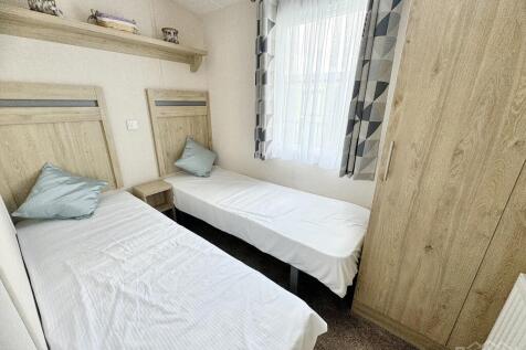 Twin Bedroom 1