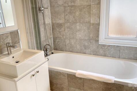 Main bathroom