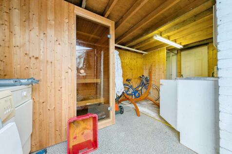 Sauna &amp; Garage
