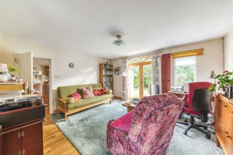 Lounge/Bedroom Four