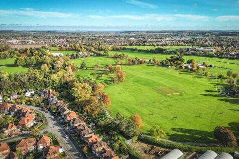West Park Accessible from Parkside Avenue