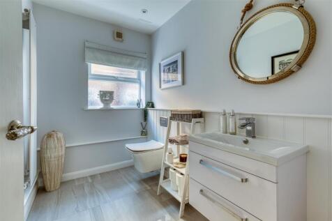 Fitted Guest Cloakroom