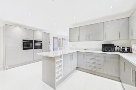 High Specification Fitted Kitchen