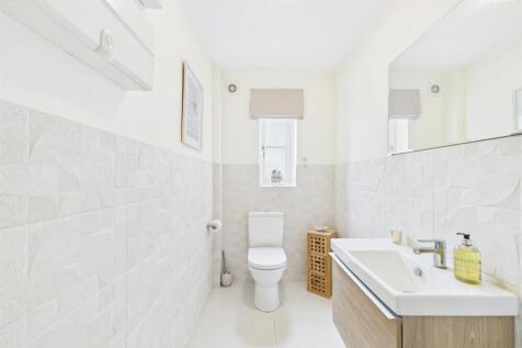 Fitted Guest Cloakroom
