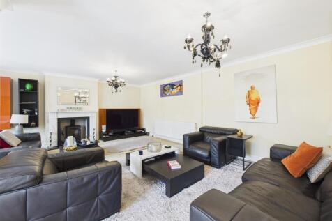 Spacious Lounge