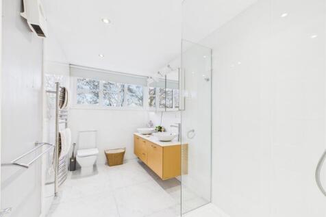 Well-Appointed Shower Room