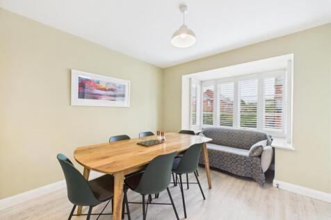 Spacious Dining Area