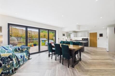 Fabulous Open Plan Living Kitchen