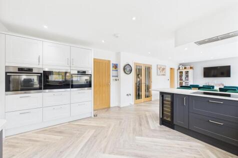 Fabulous Open Plan Living Kitchen