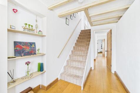 Spacious Entrance Hall
