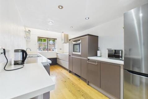 Fitted Kitchen