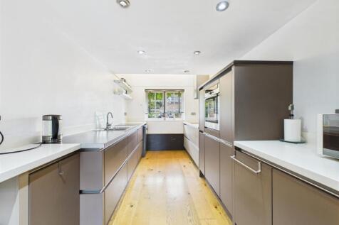 Fitted Kitchen