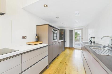 Fitted Kitchen