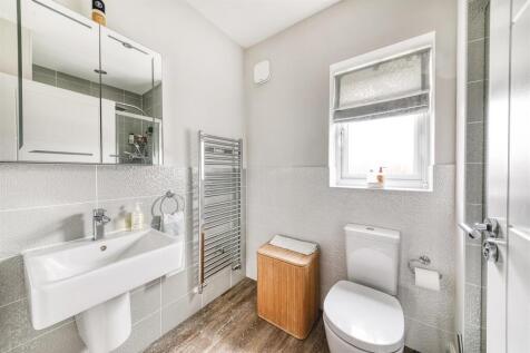 Superbly Appointed En-Suite Shower Room