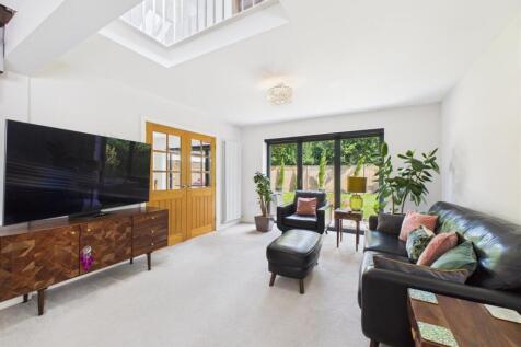 Spacious Lounge