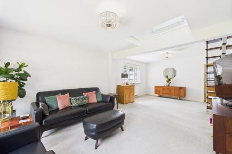 Spacious Lounge
