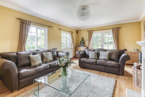 Spacious Lounge