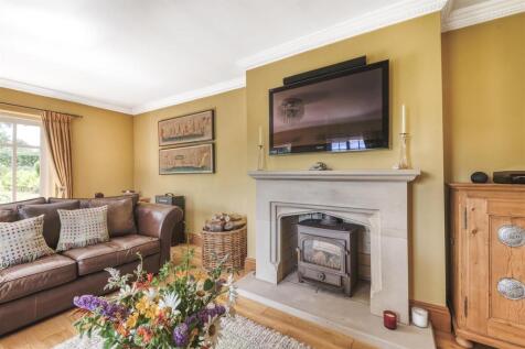 Spacious Lounge